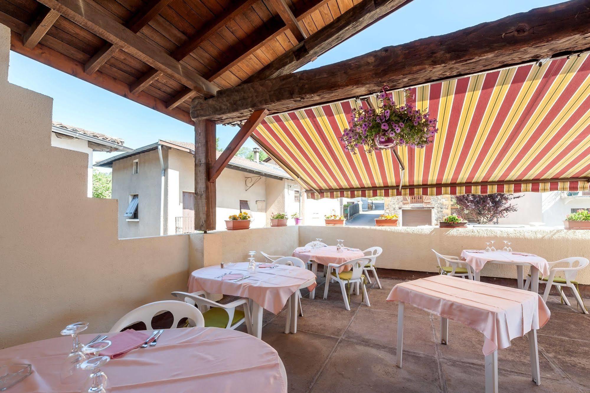 Hotel Restaurant Le Saint Clement Exterior foto